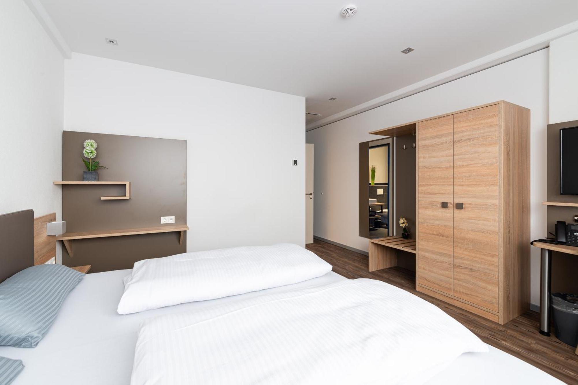 פורצהיים Aparthotel Avangard Living Fitness & Spa מראה חיצוני תמונה